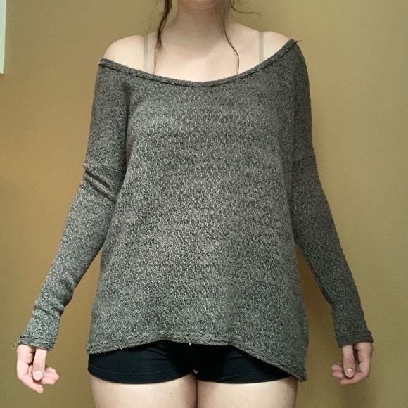 Green Raglan Top - Picture 2 of 4